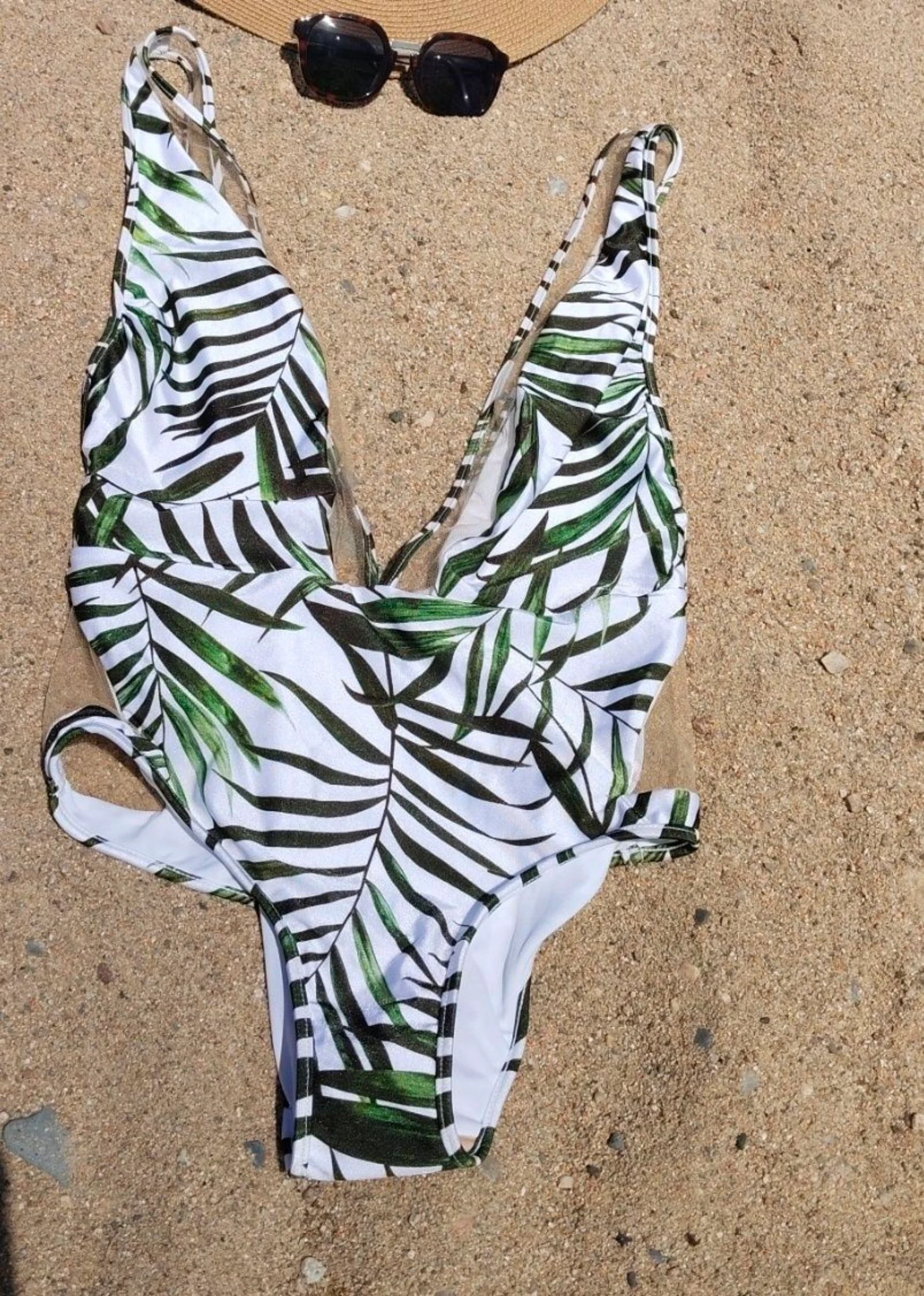 Swimsuit size M/L from Oysho. Brand new. Stunning – photo 3